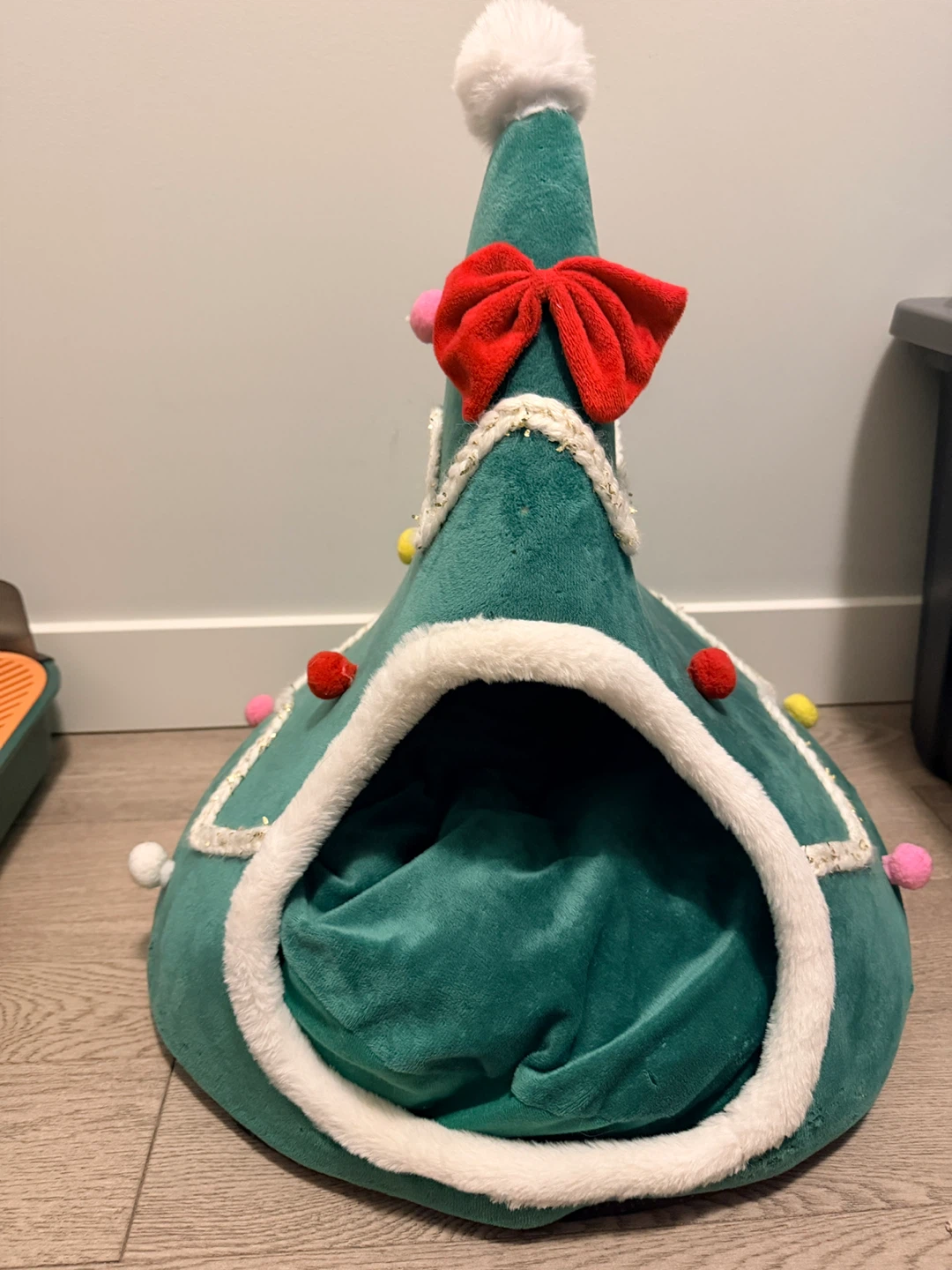 Christmas Tree Cat Bed - Green