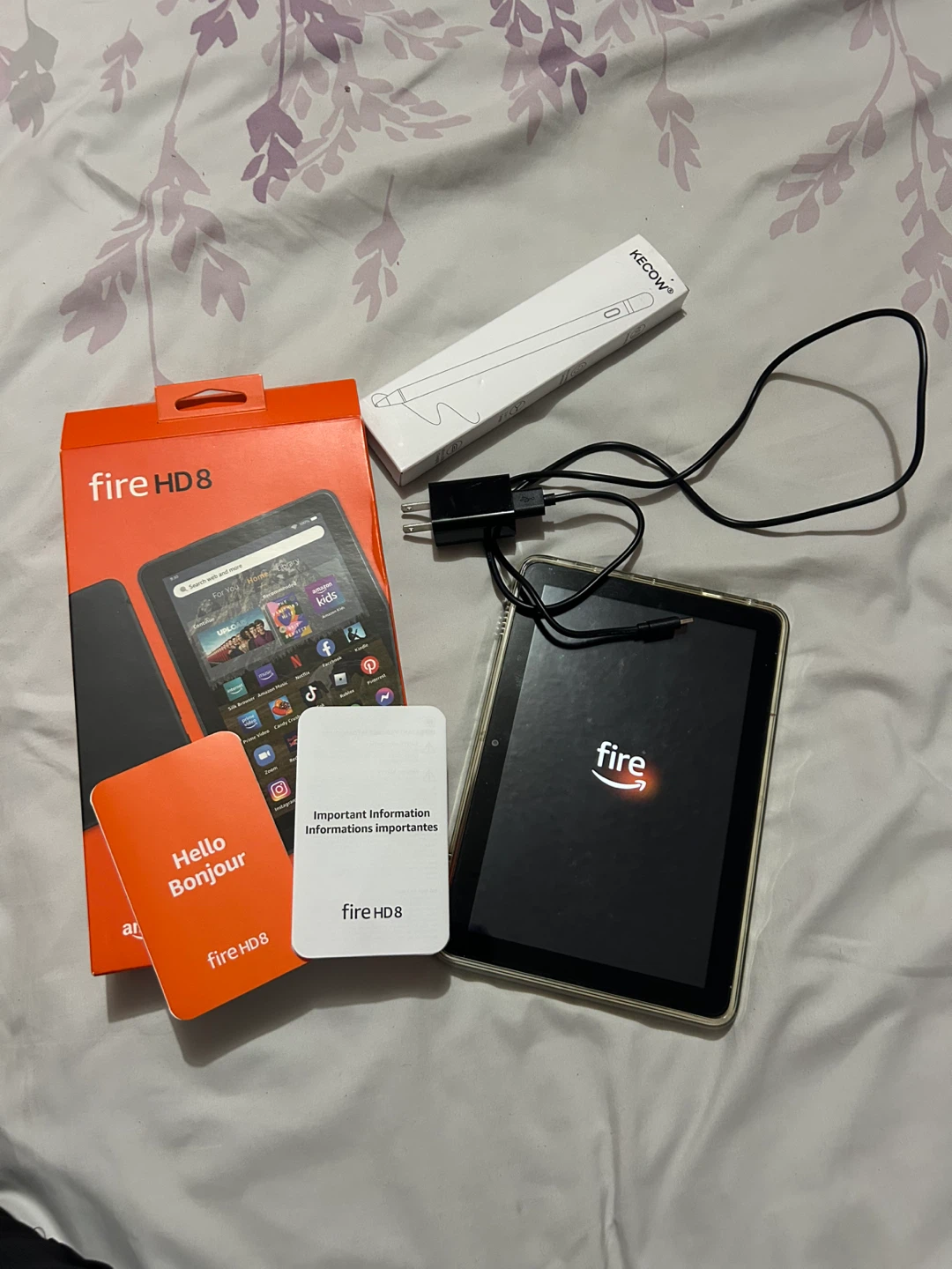 Amazon Fire HD 8 Tablet 32 GB (free stylus pen, case, charger)