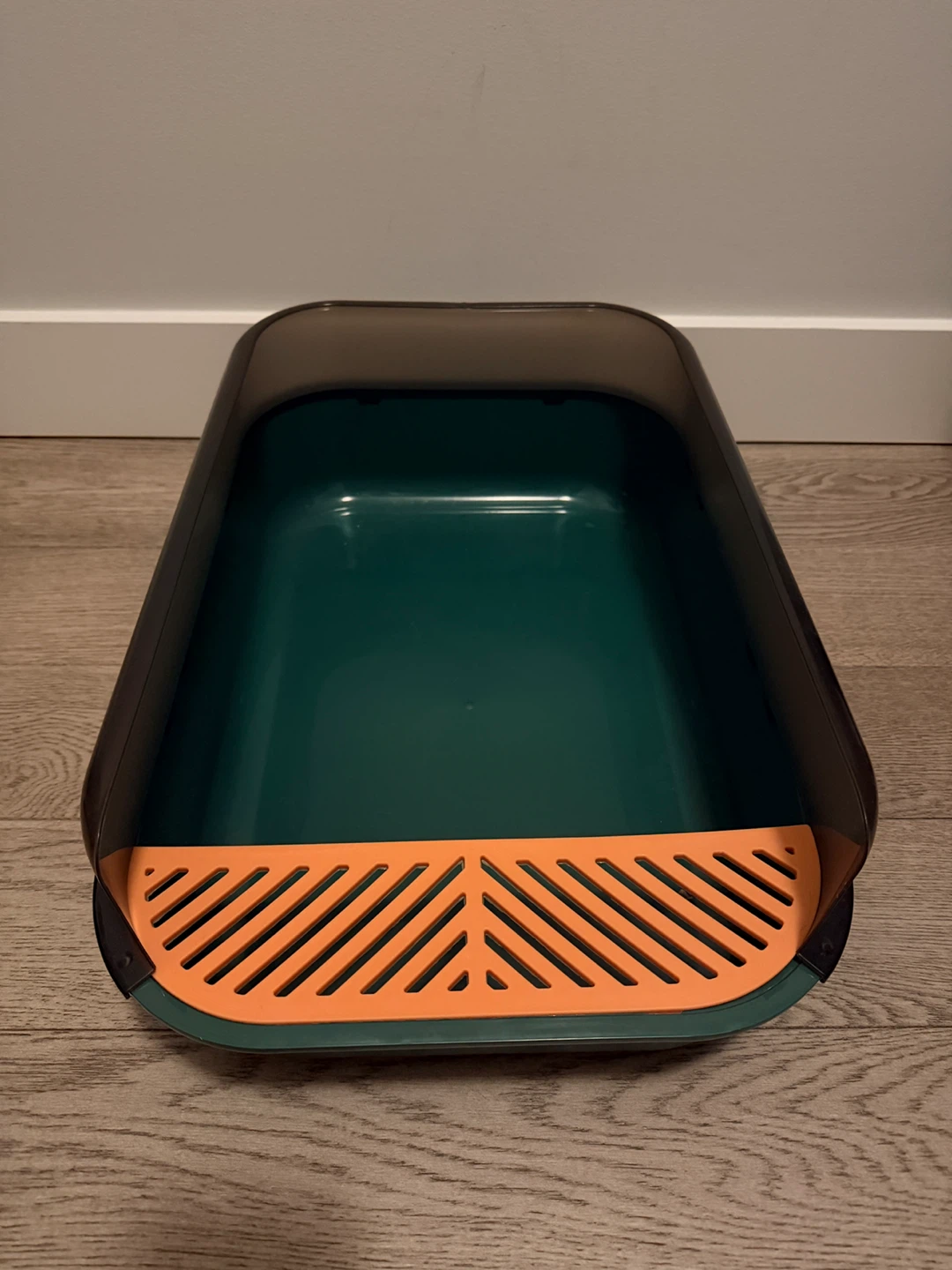 Cat litter box