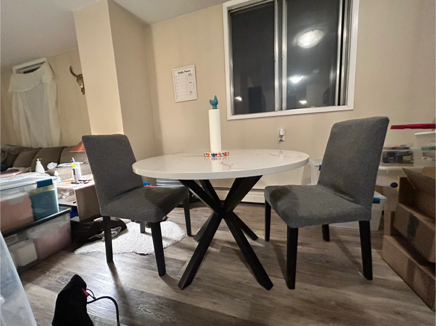 Round Dining Table with Black Legs - photo 5