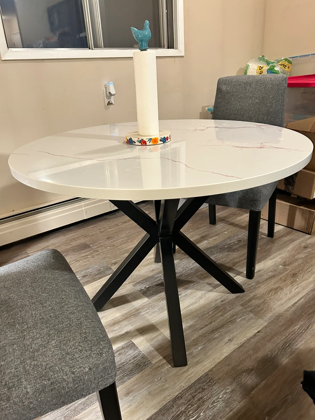 Round Dining Table with Black Legs - photo 2
