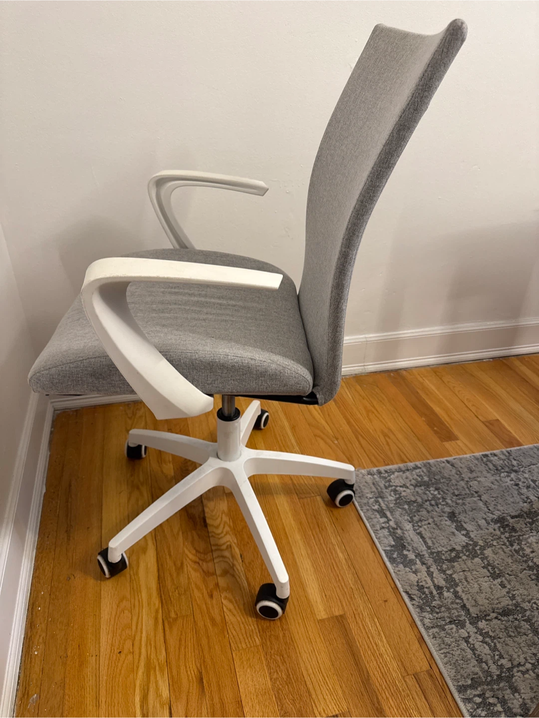 Gray Office Chair - photo 4
