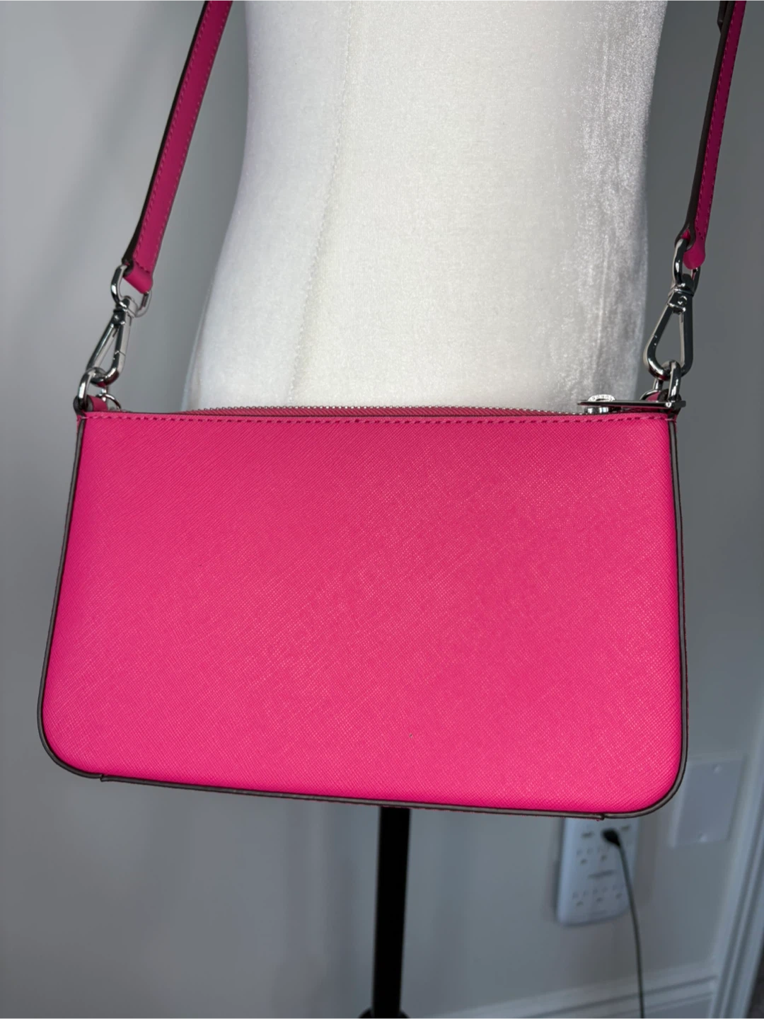 NEW w/o tag- Michael Kors Pink Crossbody Bag - photo 4