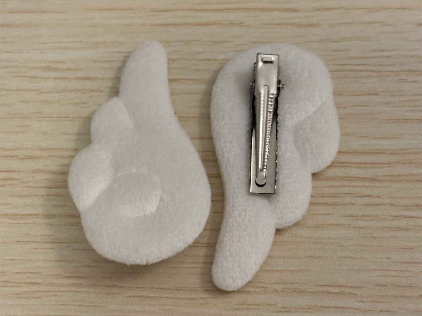 Fluffy White Angel Wing Hair Clips - photo 2