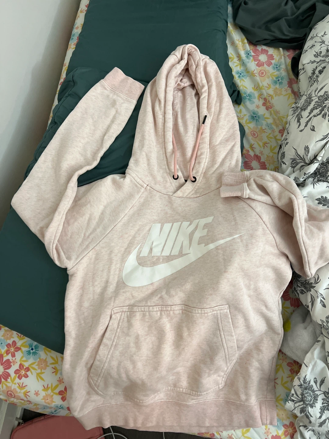Nike Pink Hoodie - 155/80A