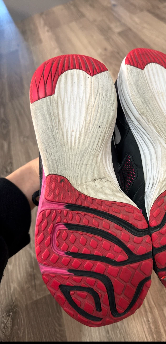 Nike Running Shoes - US 9 - photo 2