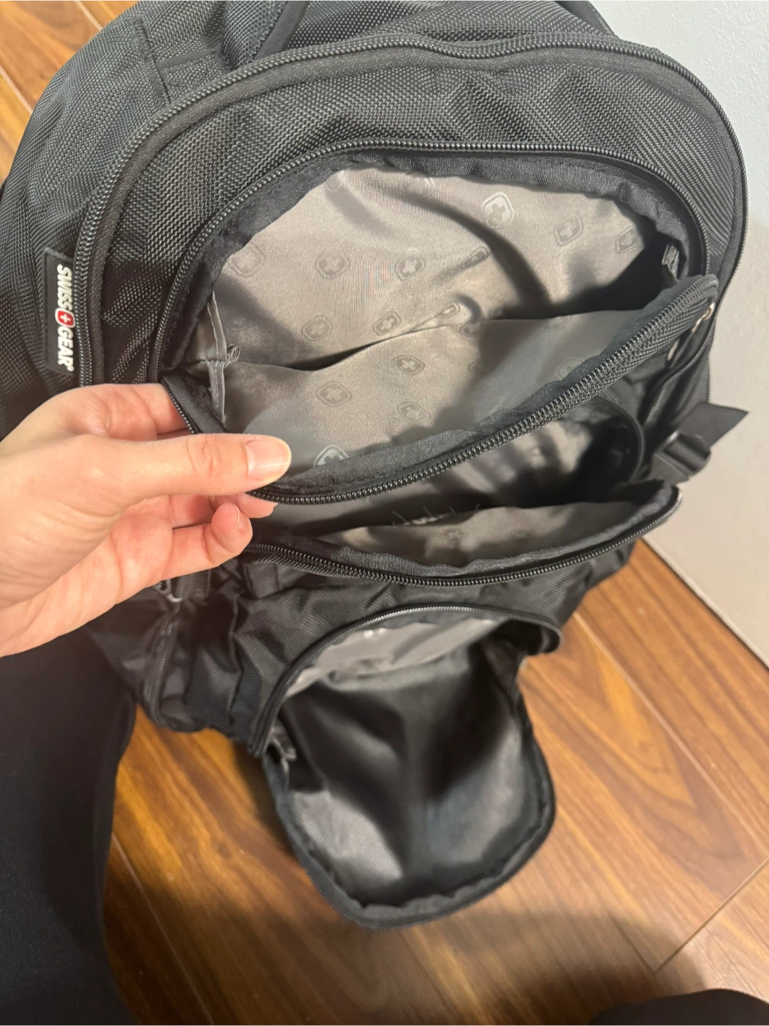 Swiss Gear Black Backpack - photo 4