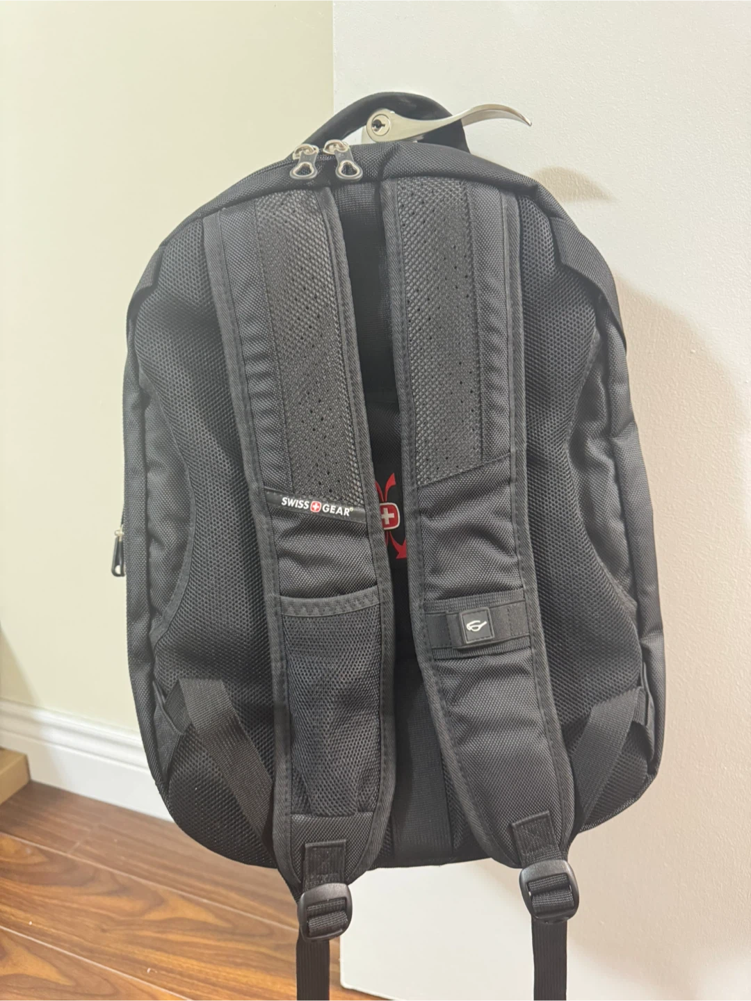 Swiss Gear Black Backpack - photo 2
