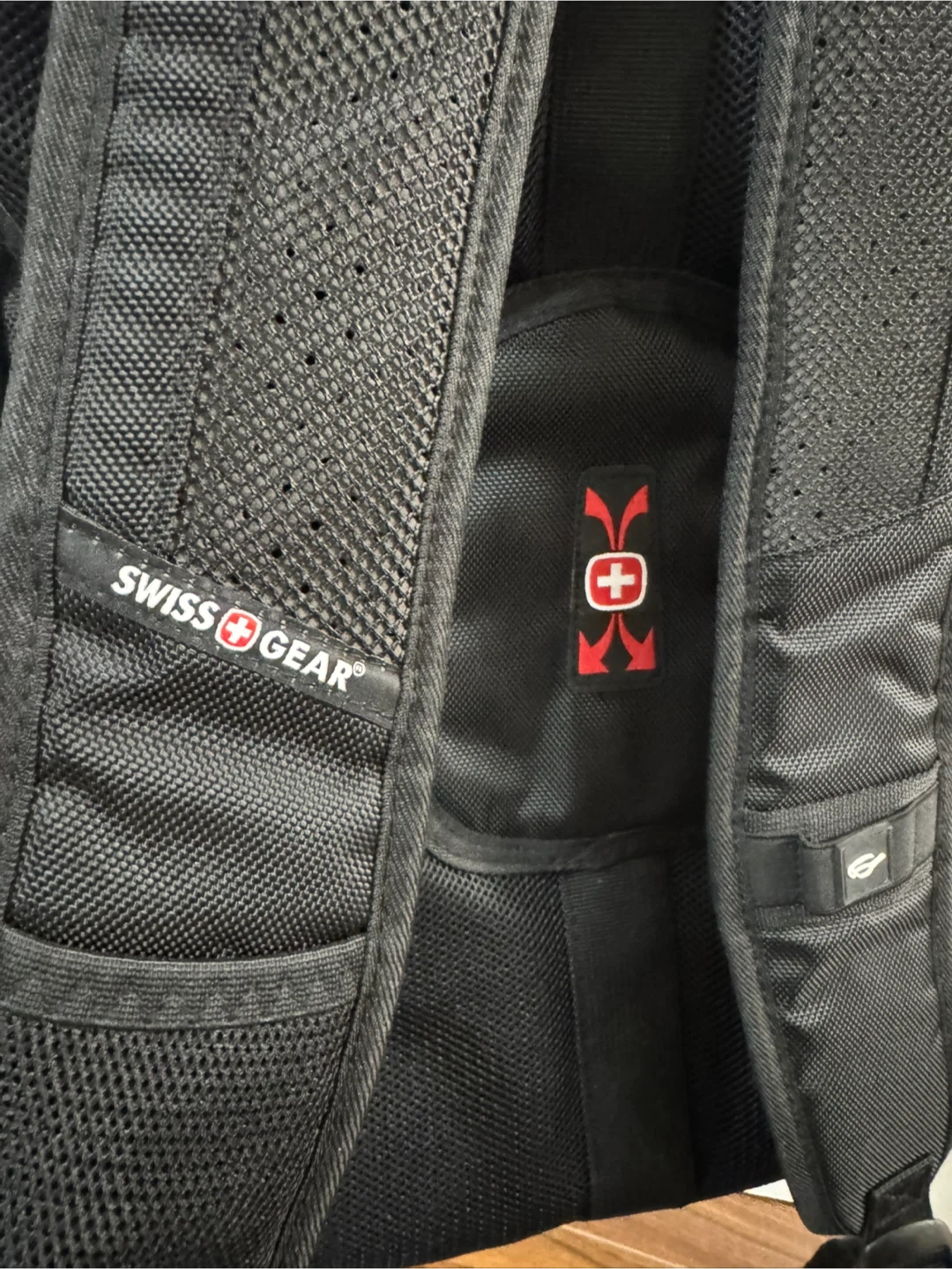 Swiss Gear Black Backpack - photo 3