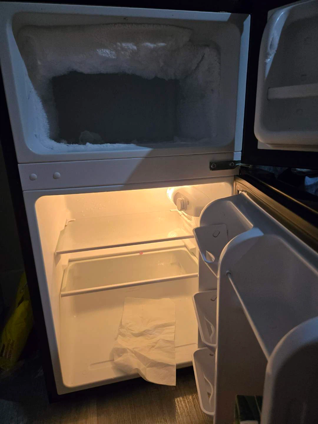 Arctic King Mini Fridge - photo 3