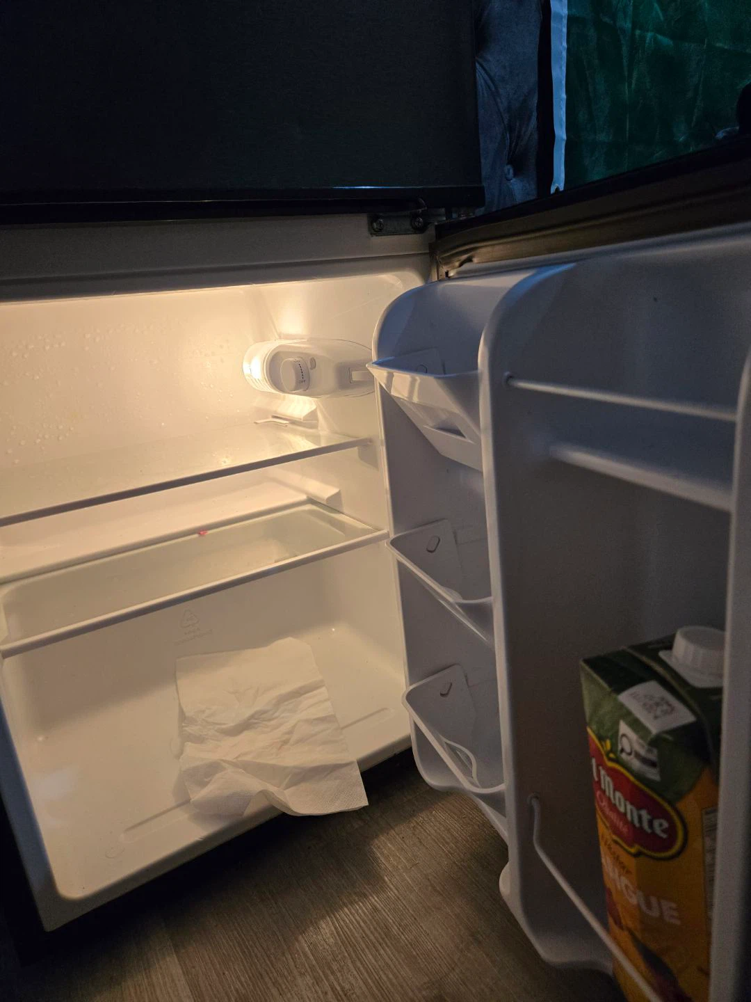 Arctic King Mini Fridge - photo 2