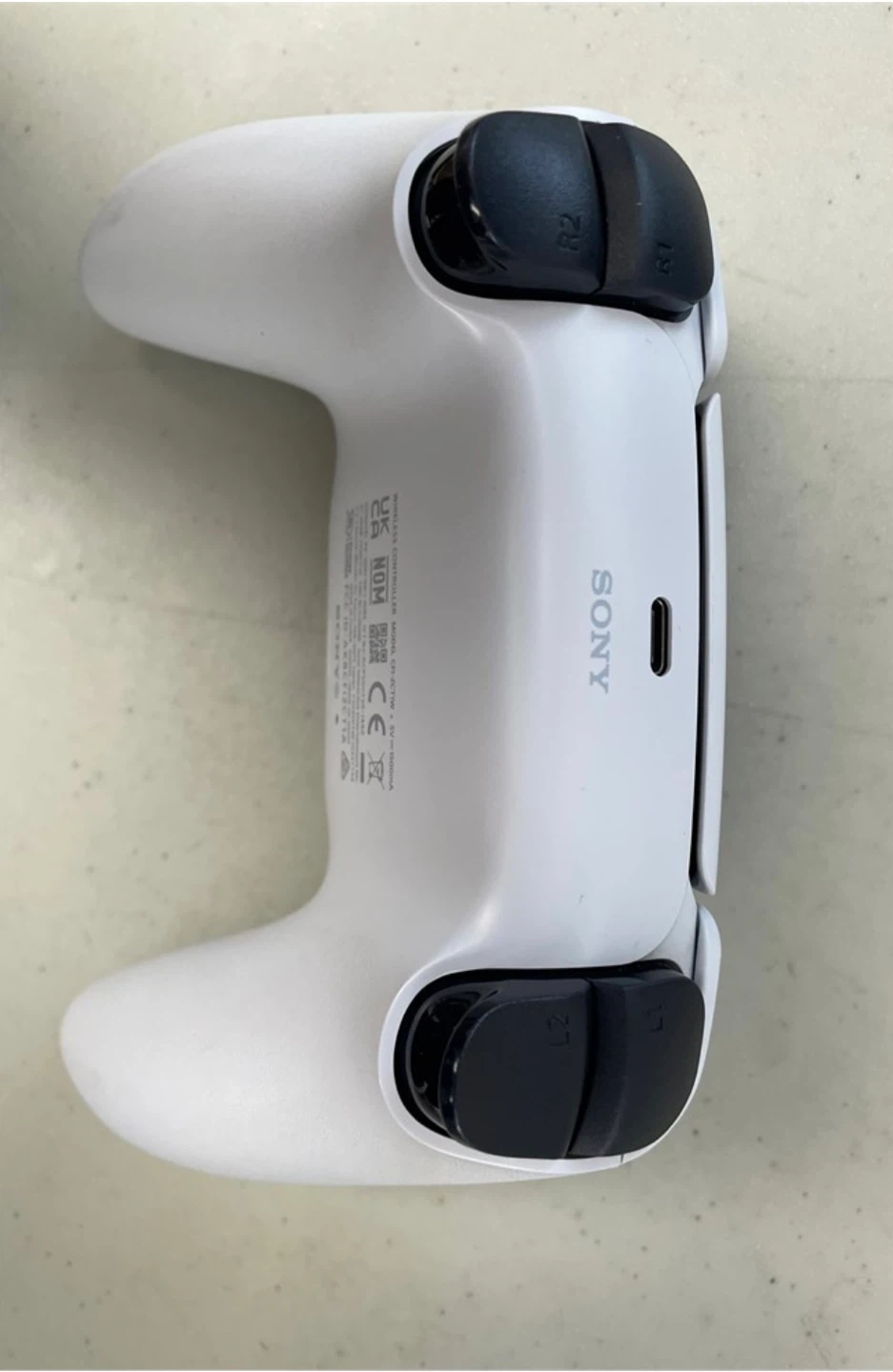 Sony PlayStation 5 DualSense Wireless Controller - White - photo 3
