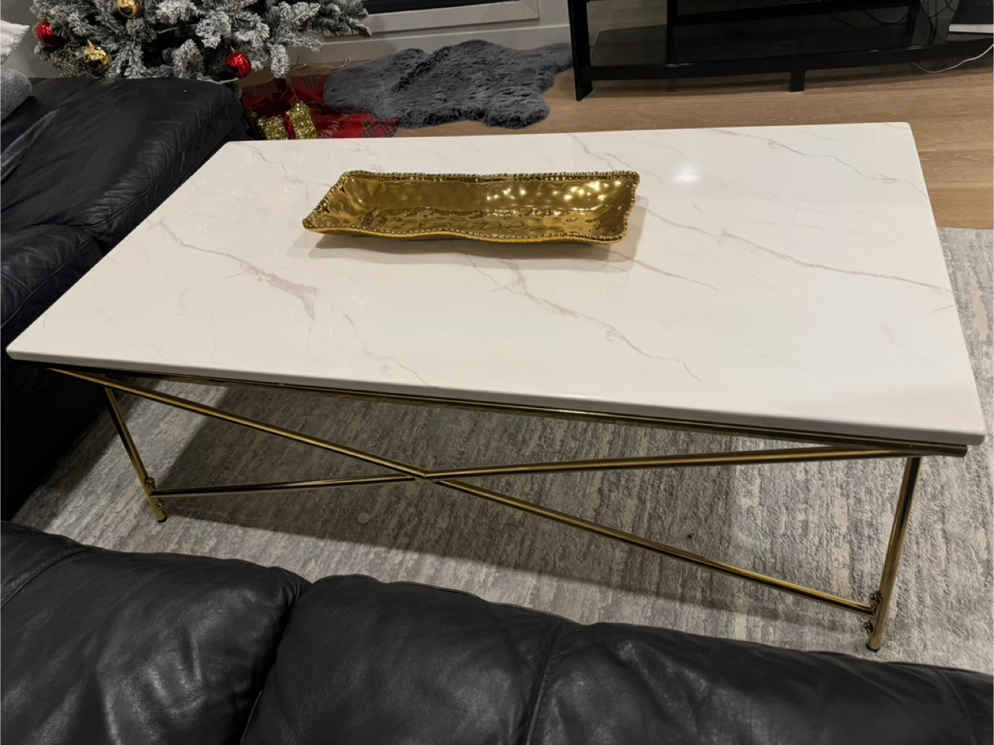 Marble & Gold Coffee Table (leons)