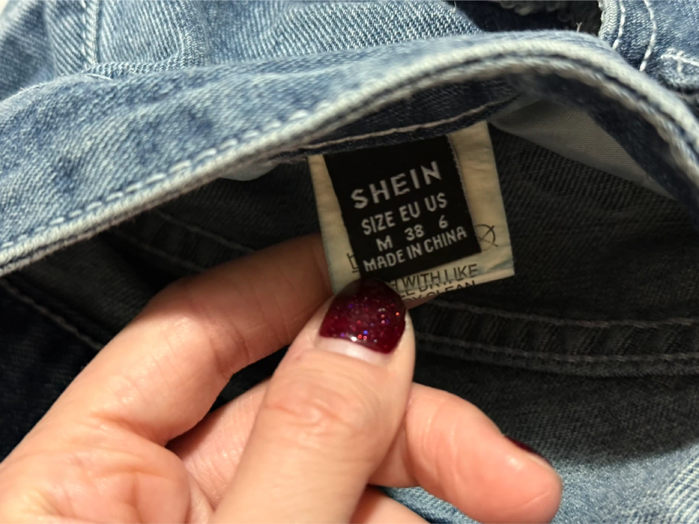Ripped 'Queen' Jeans - Size M - photo 4