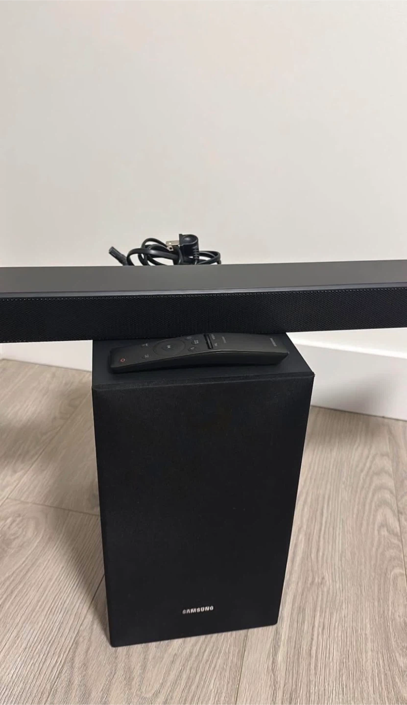 Samsung Soundbar with Subwoofer