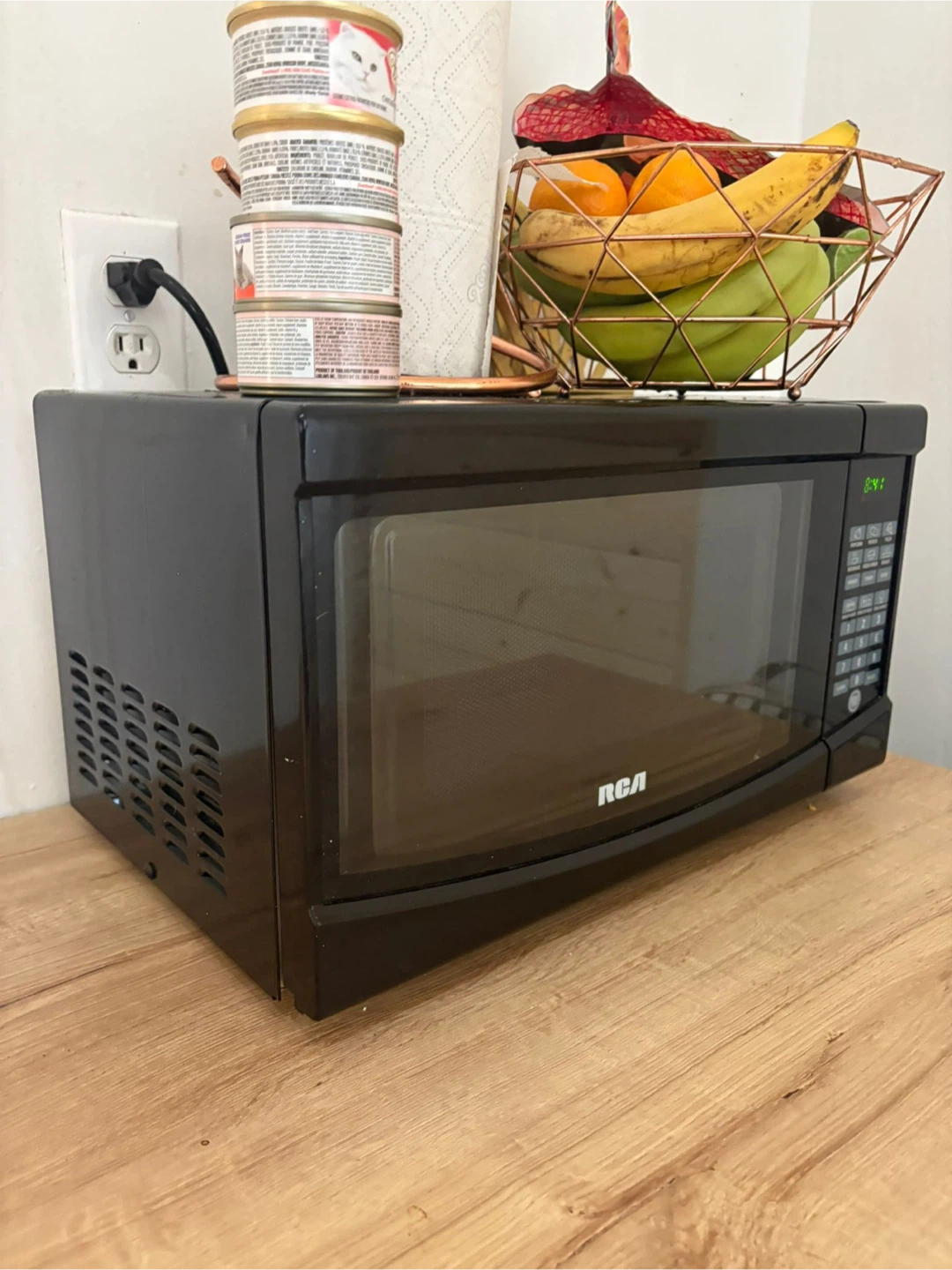 RCA Microwave - Black