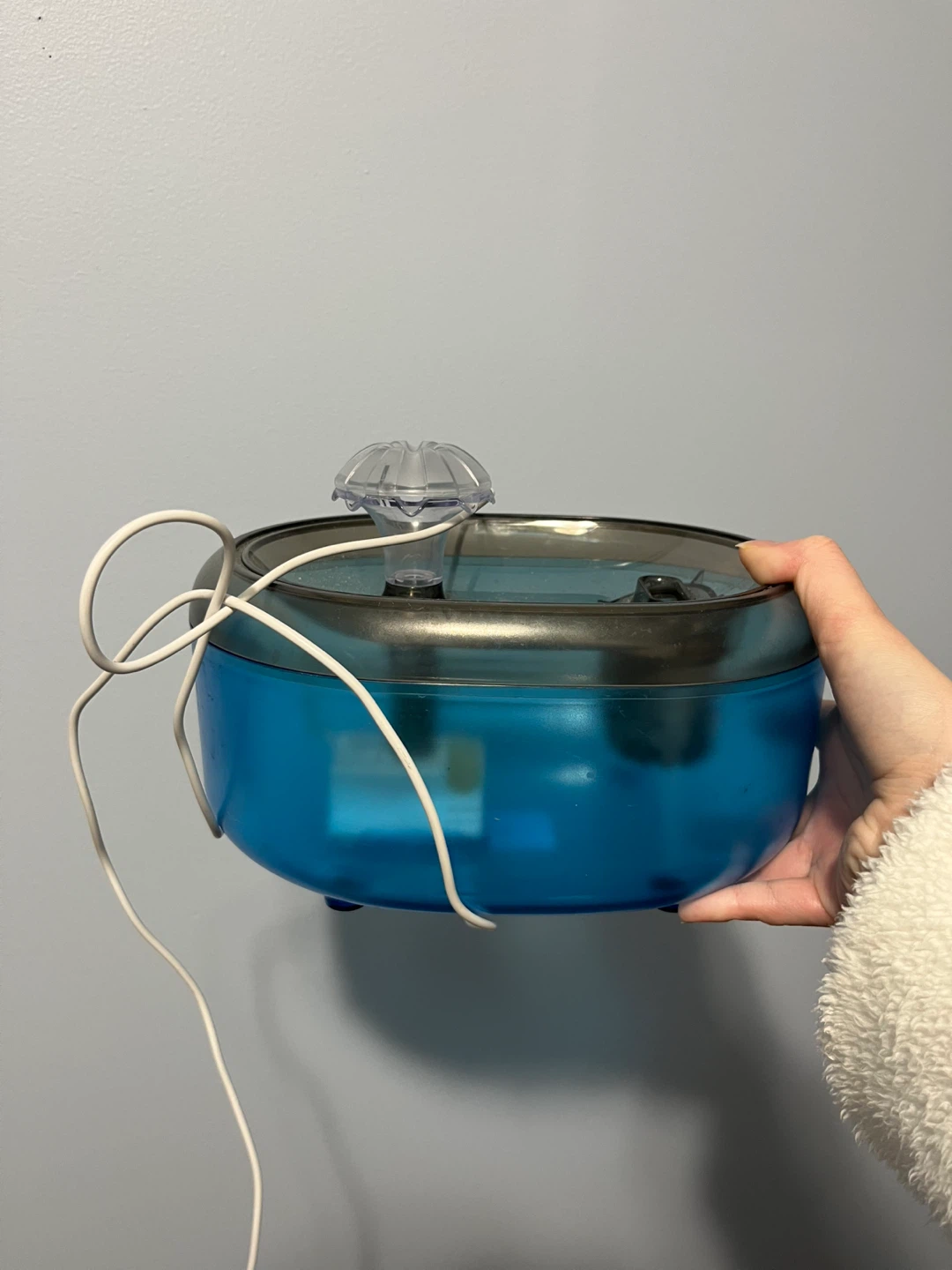 Pet water fountain
