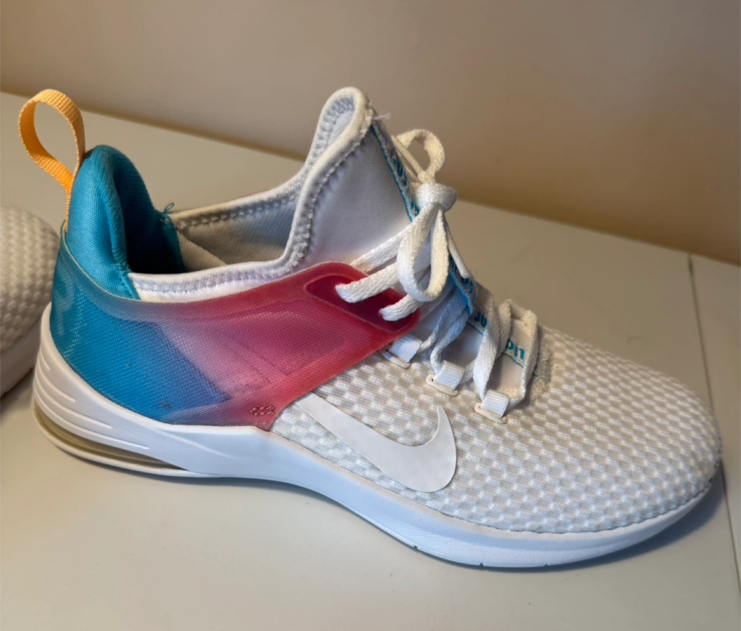 Nike Air White Sneakers - US ladies 9 - photo 2