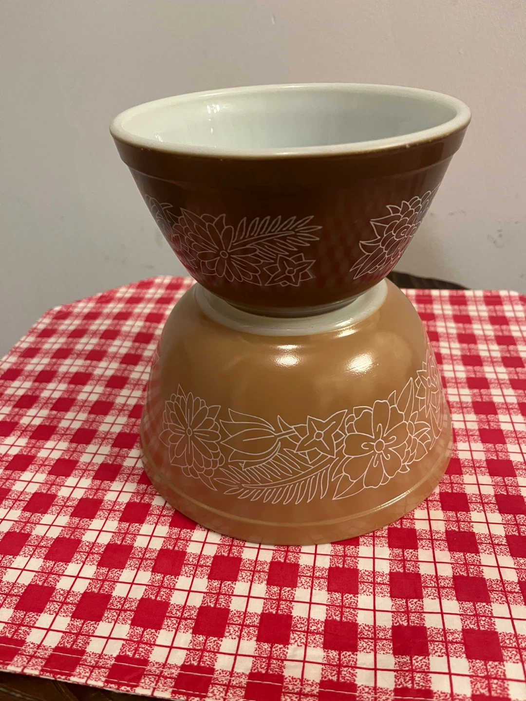 Vintage Pyrex Mixing Bowls - Floral Pattern