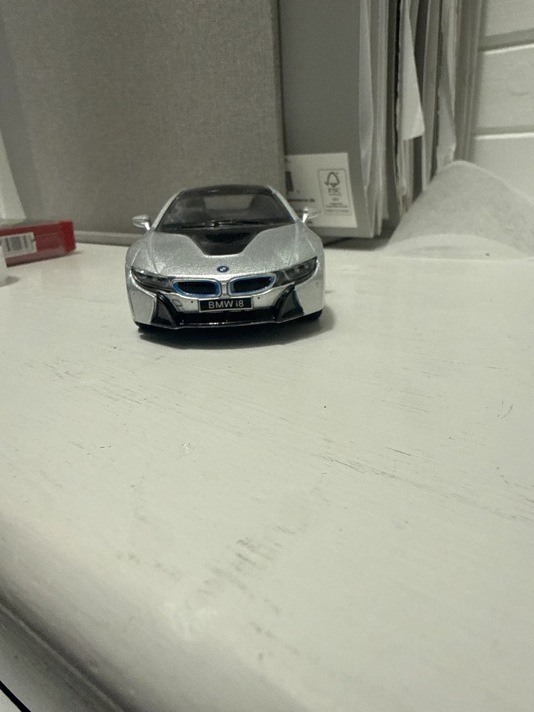 BMW i8 Silver Diecast Model Car - photo 5