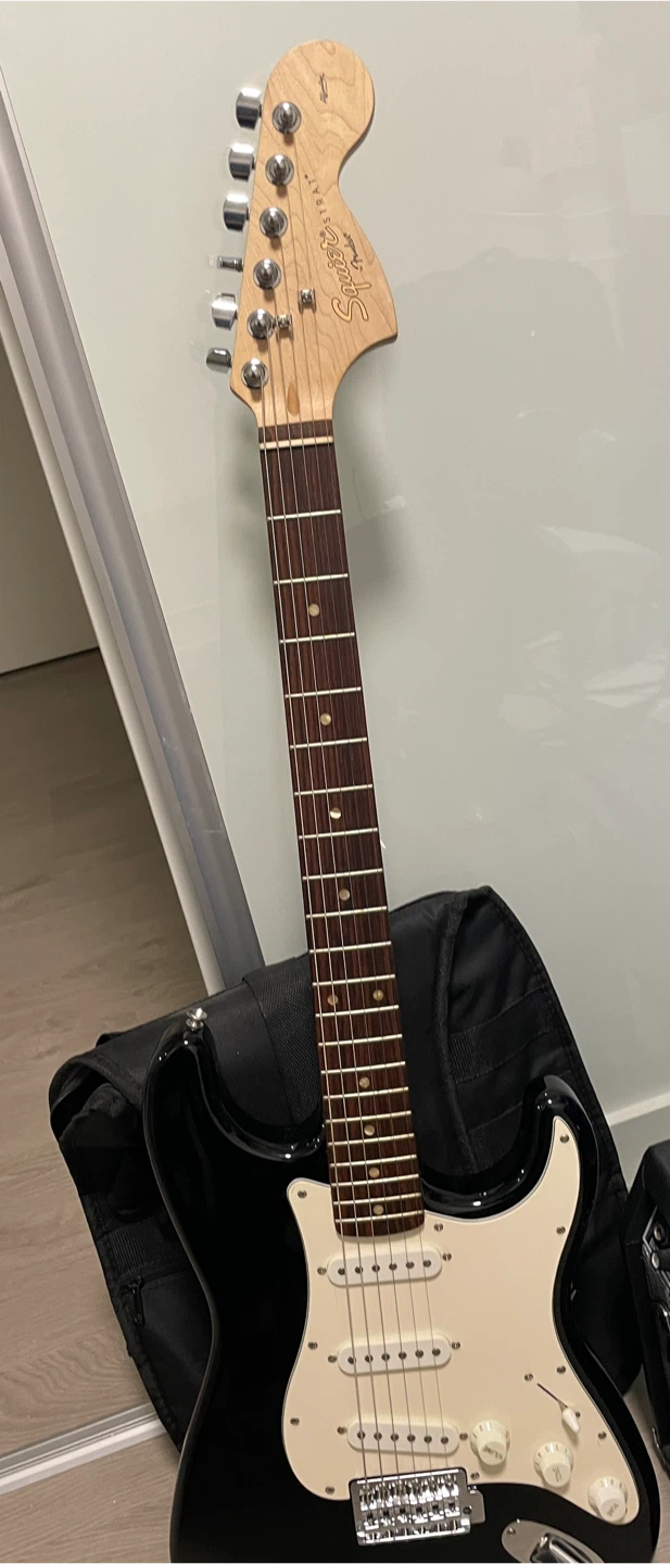Fender Squier Affinity Guitar pack