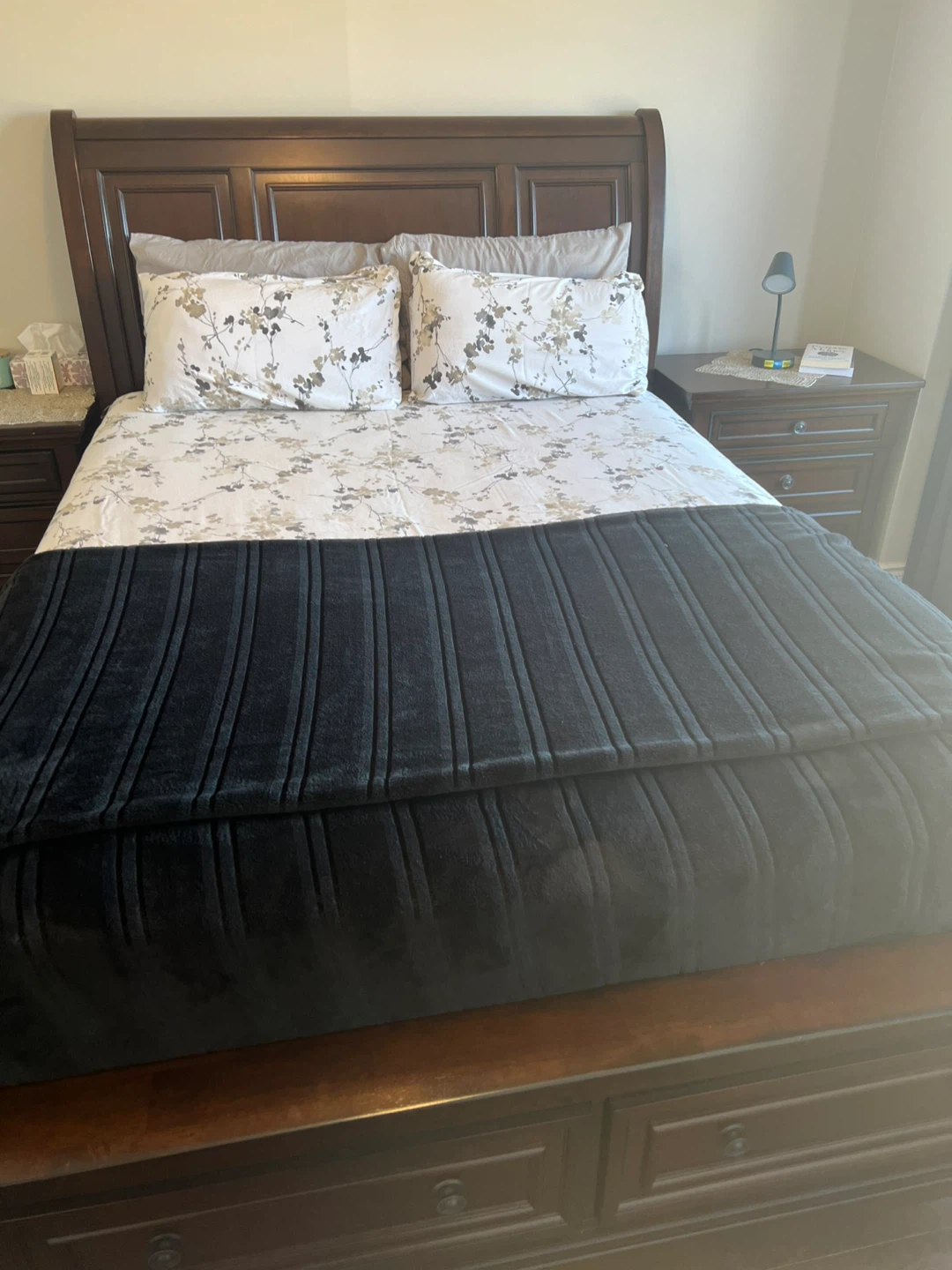 Bedroom Set - Bed Frame & Night Stands - photo 4