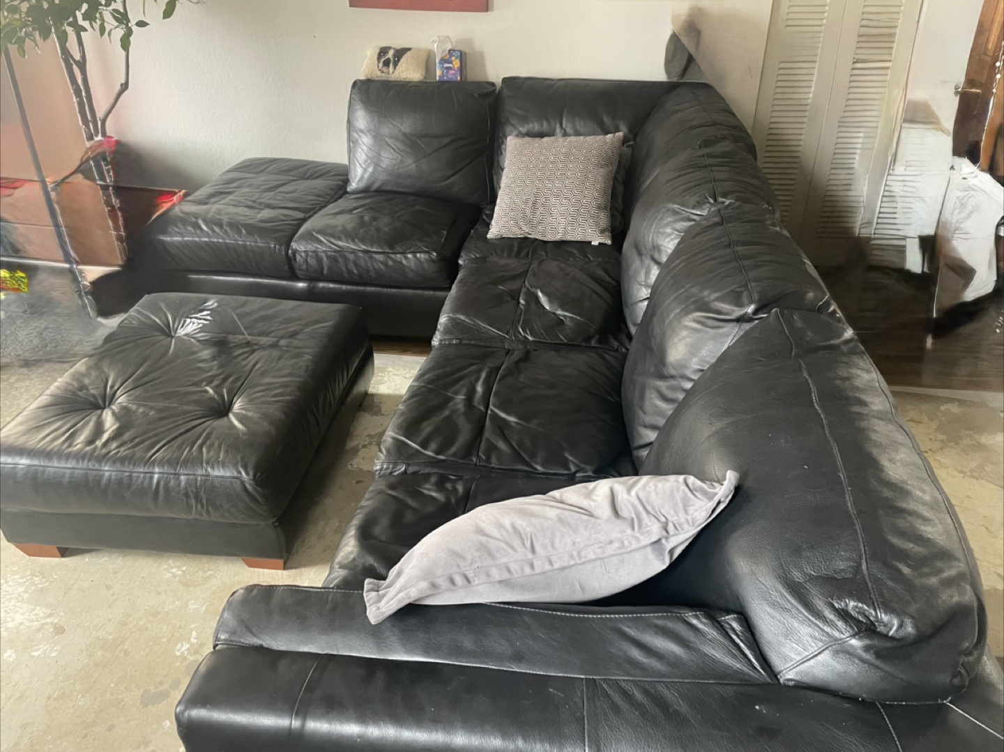 Black Leather Sectional Sofa with Ottoman - photo 2