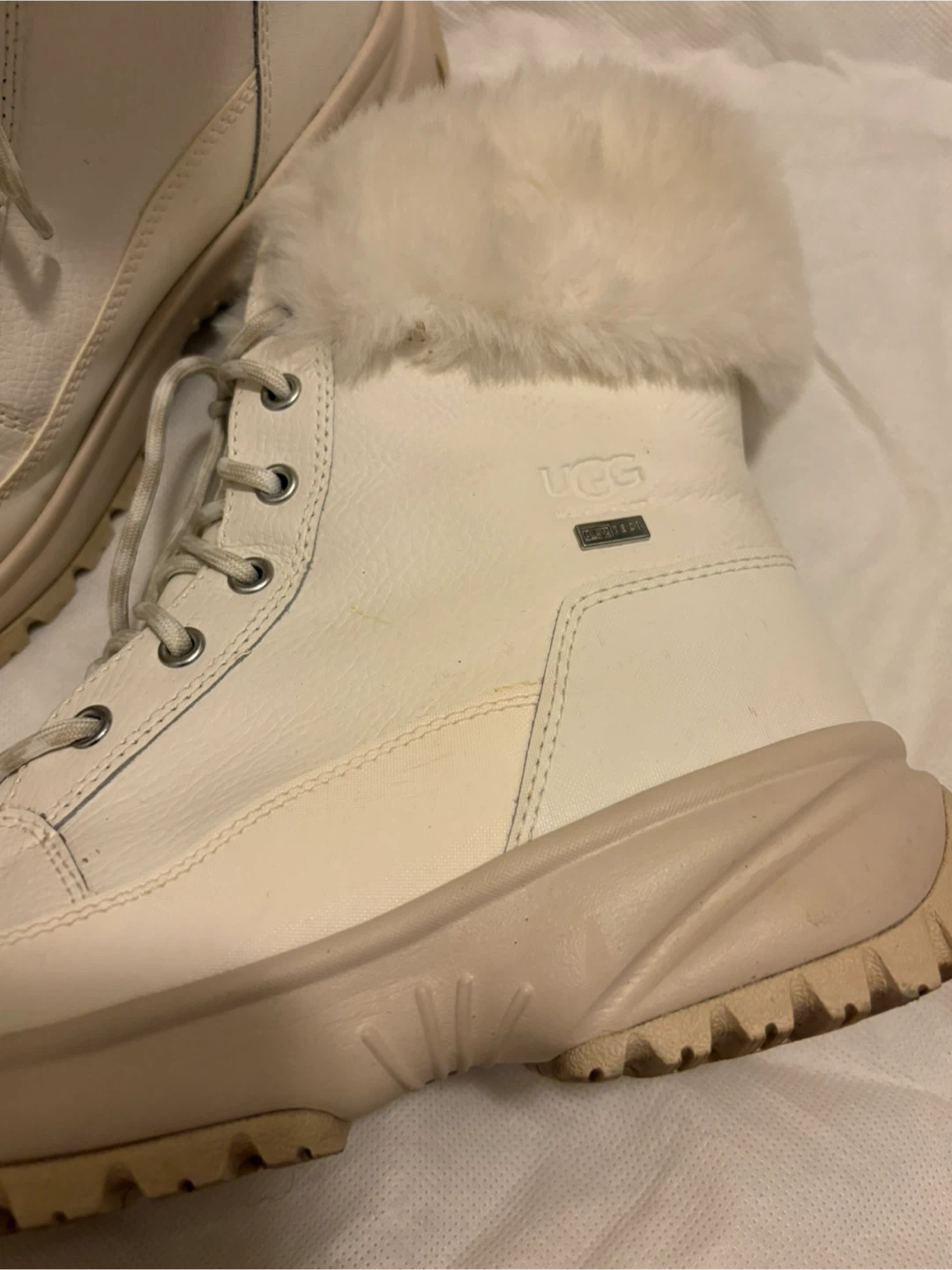 UGG White Leather Winter Boots - Size 7.5 - photo 2