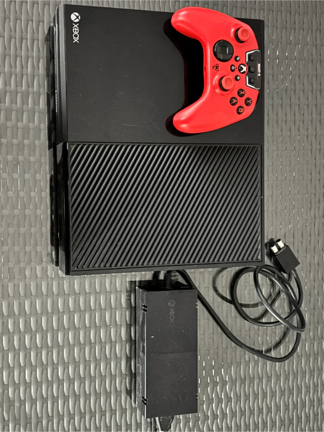 Xbox One Console + Controller