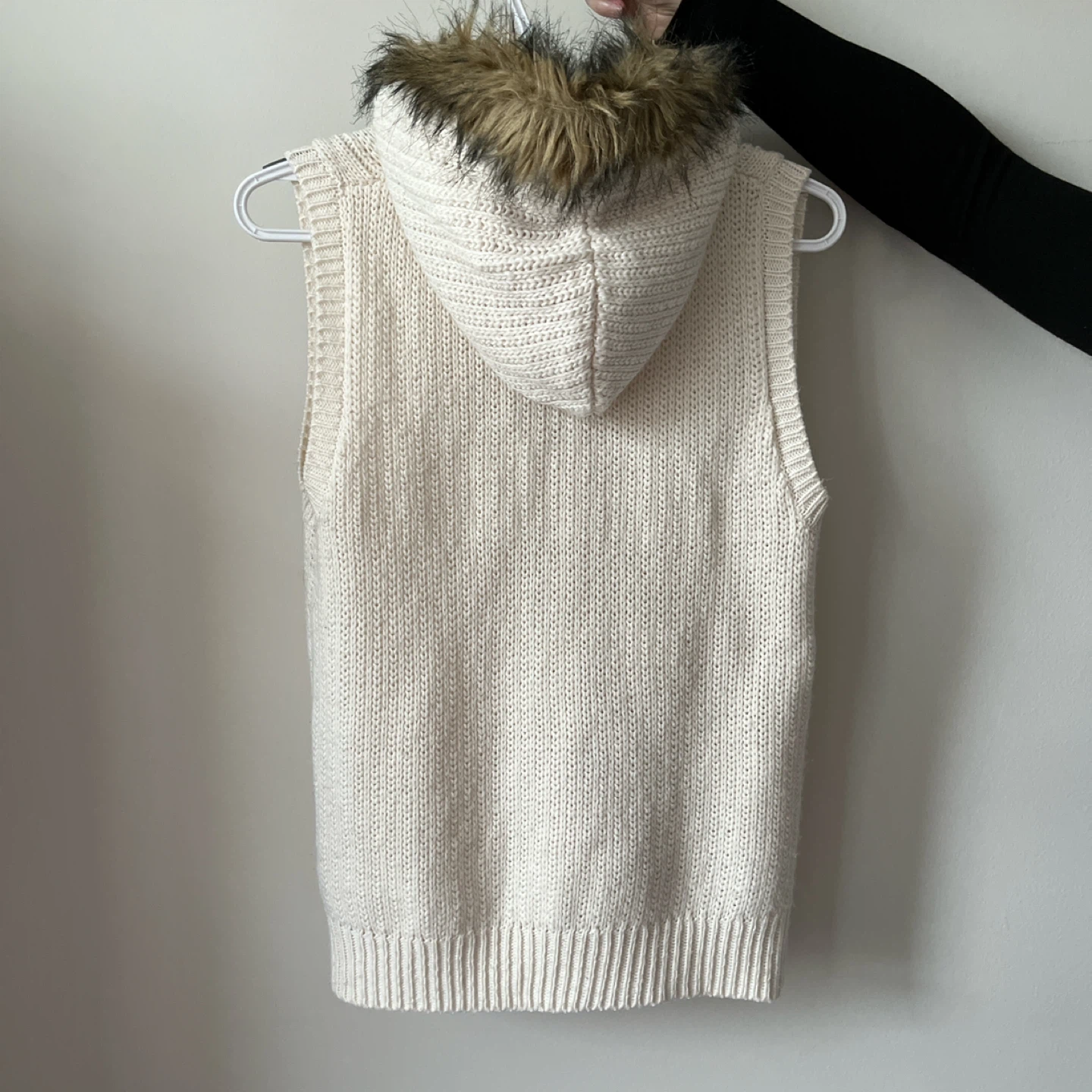 Primark Knit Vest with Faux Fur Trim - Size M - photo 2