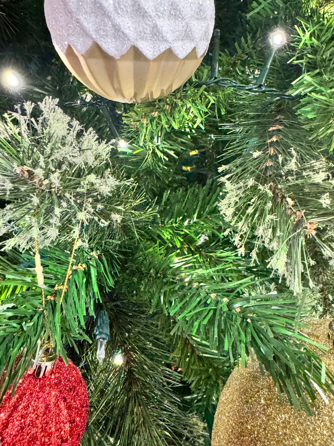 7.5 ft Christmas tree - photo 2