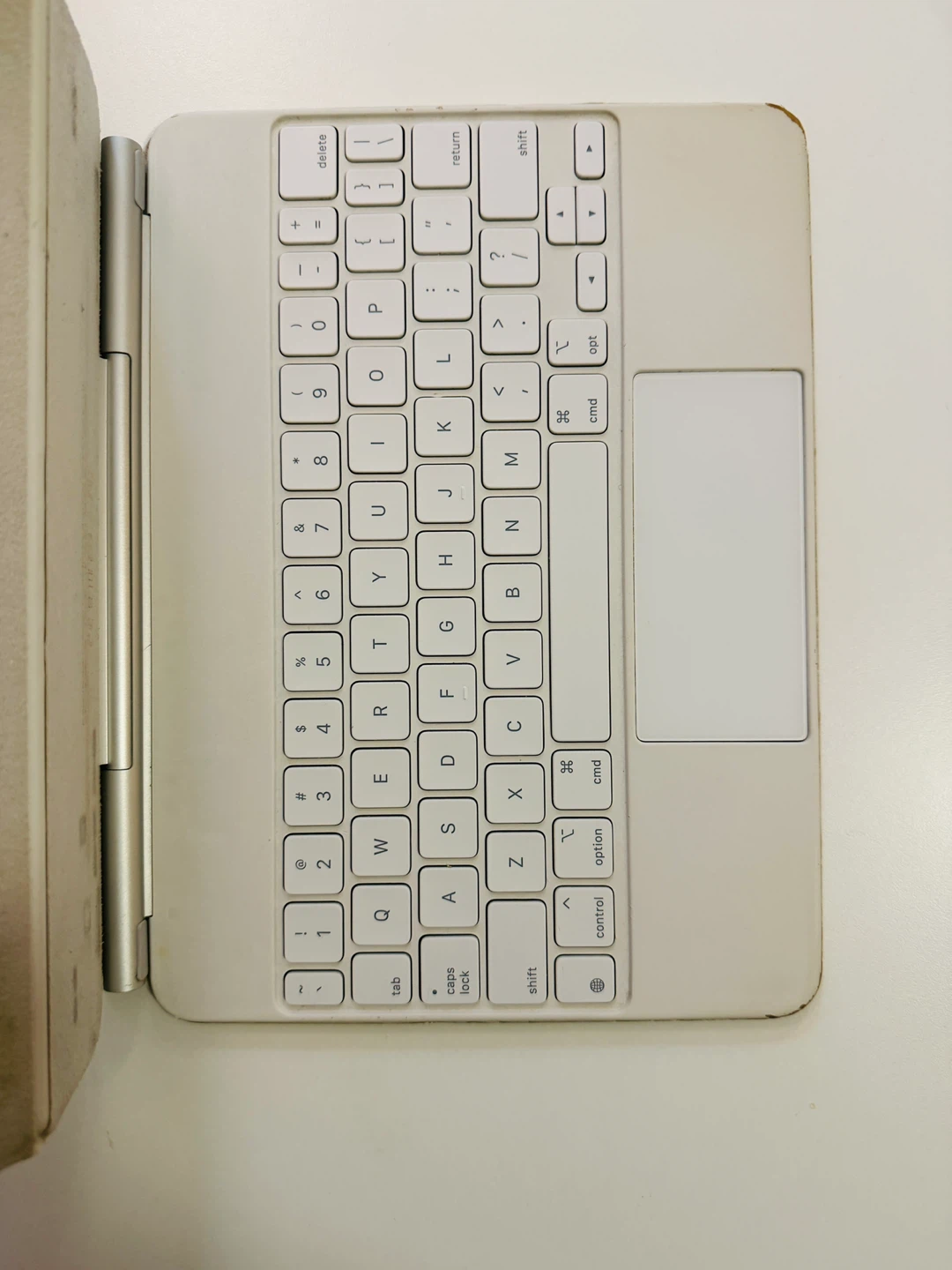 Apple iPad Pro 11 inch Magic Keyboard Folio - White