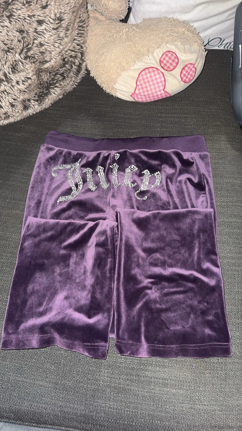 Juicy Couture Purple Velour Pants Size M, Worn atleast 4-5 times