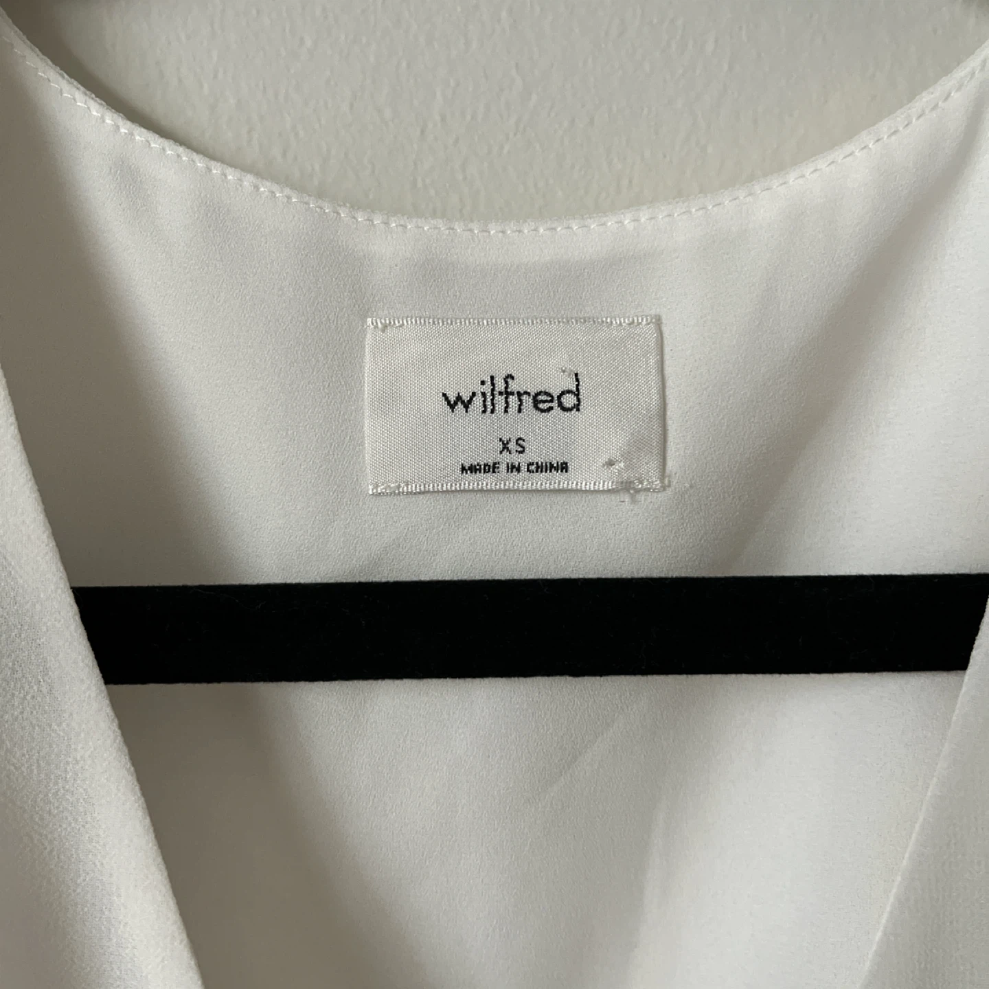 Aritzia Wilfred Longsleeve Cropped Blouse - Size XS - photo 3