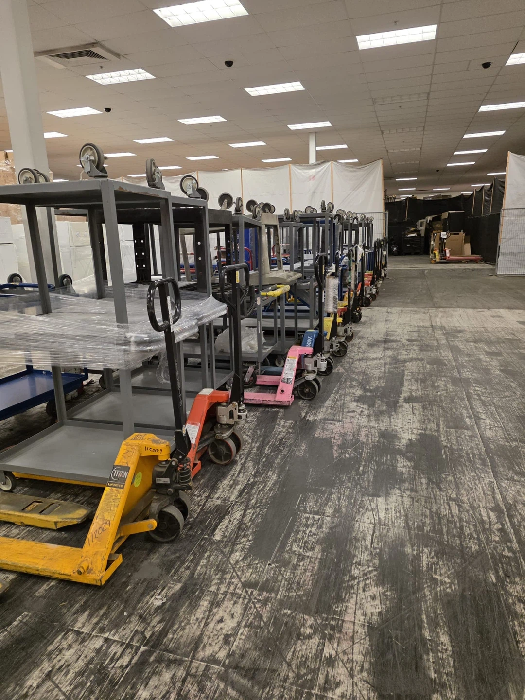 Pallet jacks/ pump trucks / Carts