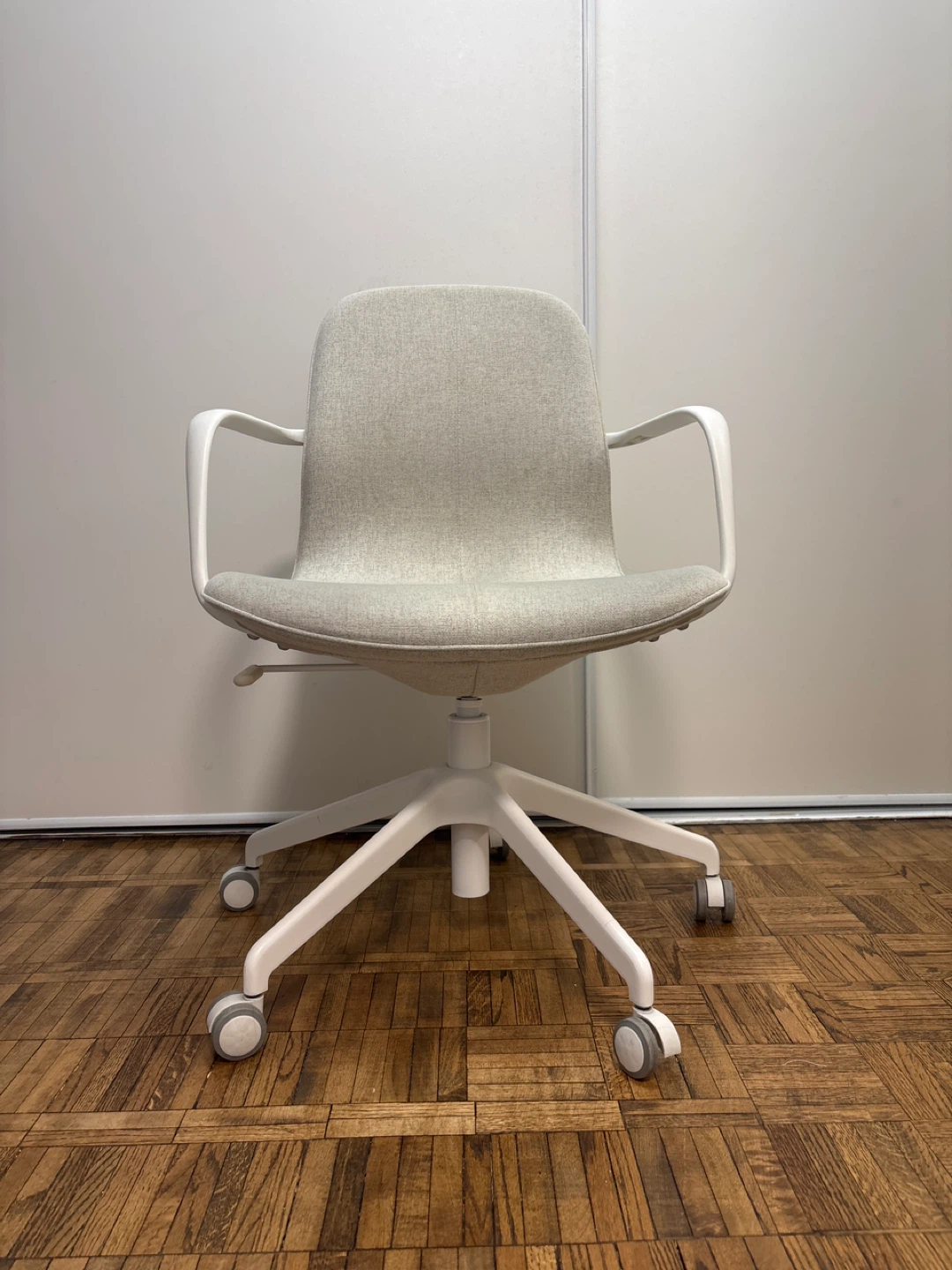 IKEA Renberget Swivel Chair - White