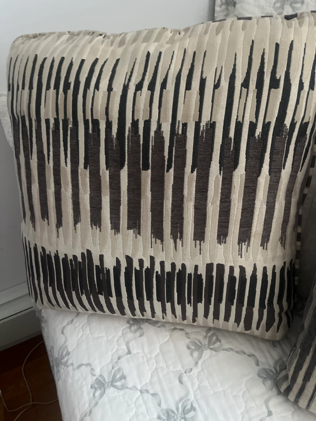 Vivum Decorative Throw Pillow - photo 2