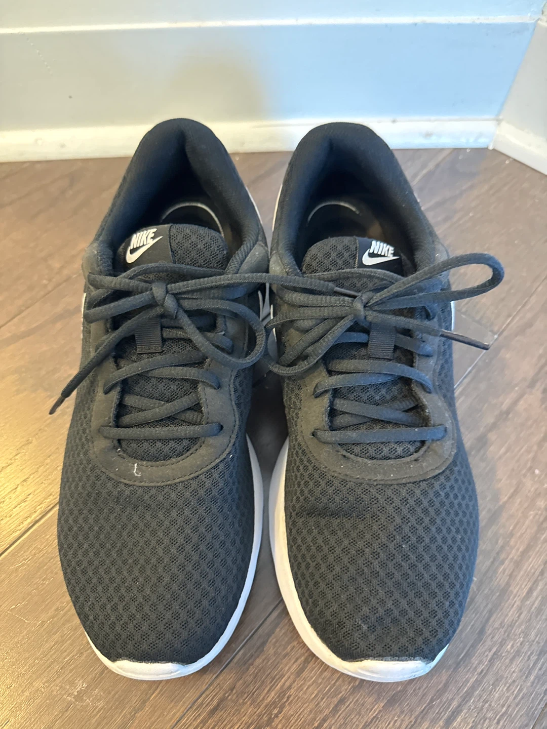 Nike Black/White Sneaker - Size 10.5 - photo 2