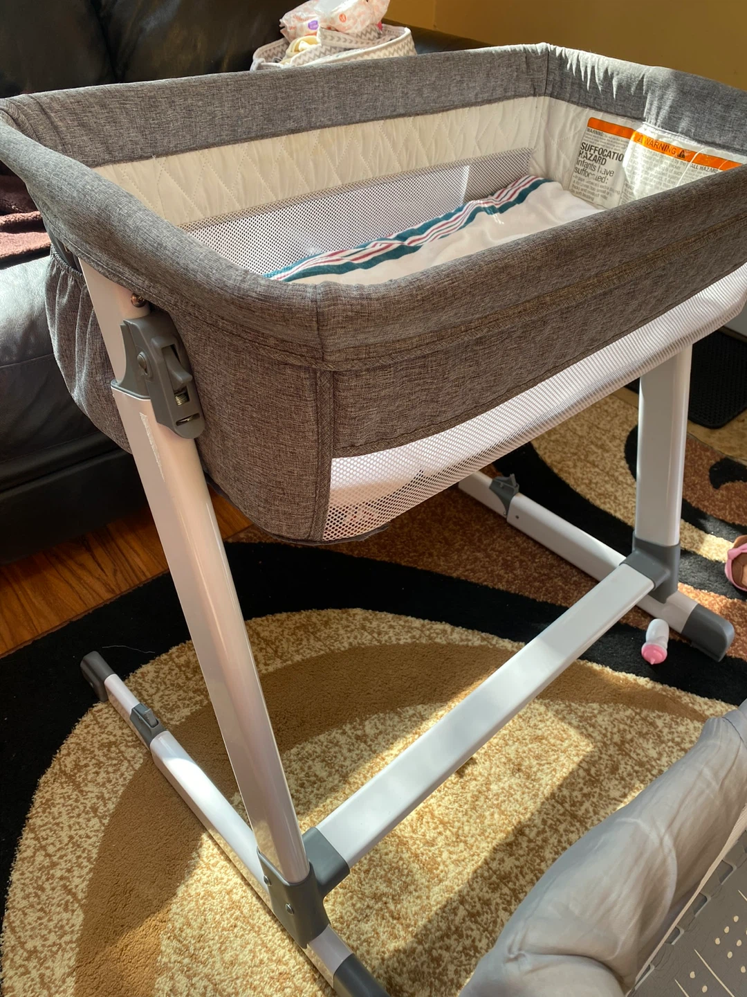 Baby BassiNest Swivel Sleeper - Great Condition! - photo 2