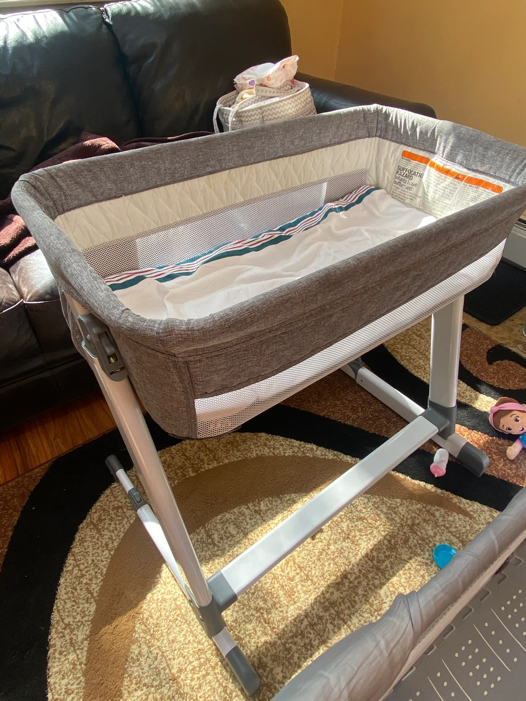 Baby BassiNest Swivel Sleeper - Great Condition!