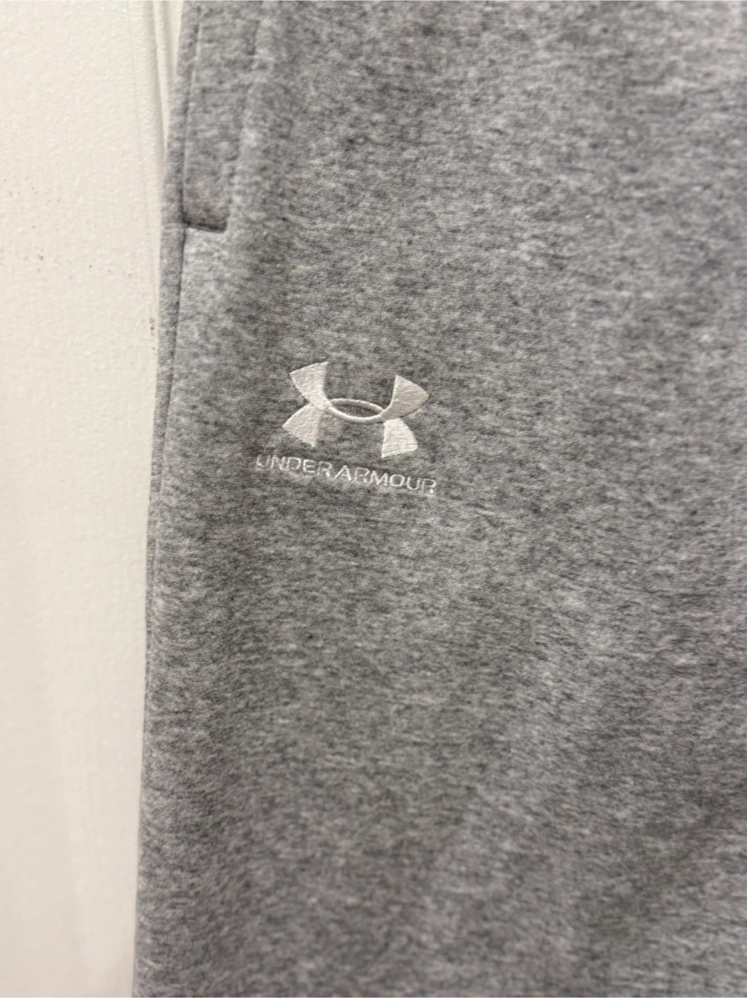 Under Armour Grey Sweatpants - Size Medium - photo 2