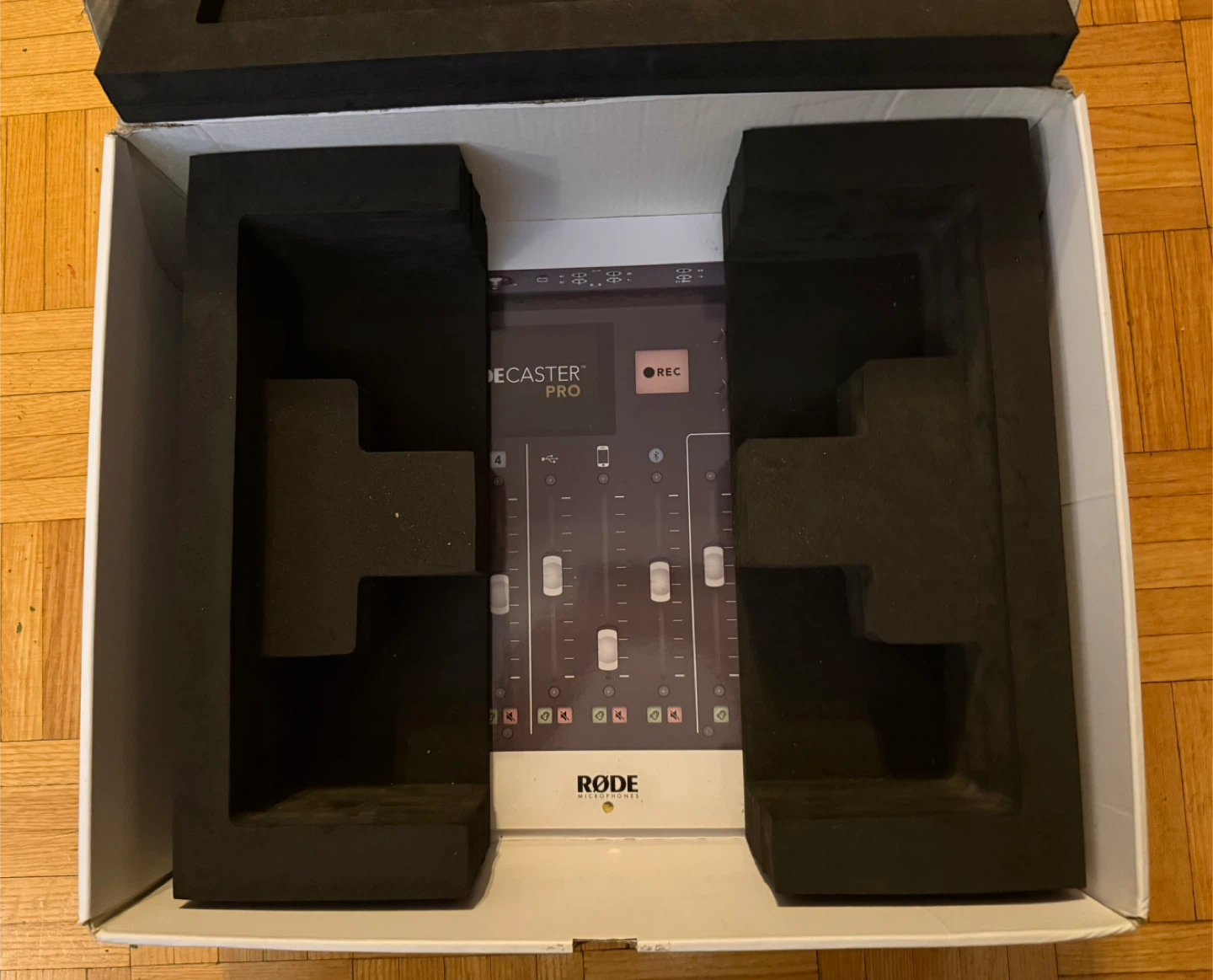 Rode Rodecaster Pro Audio Mixer - photo 3
