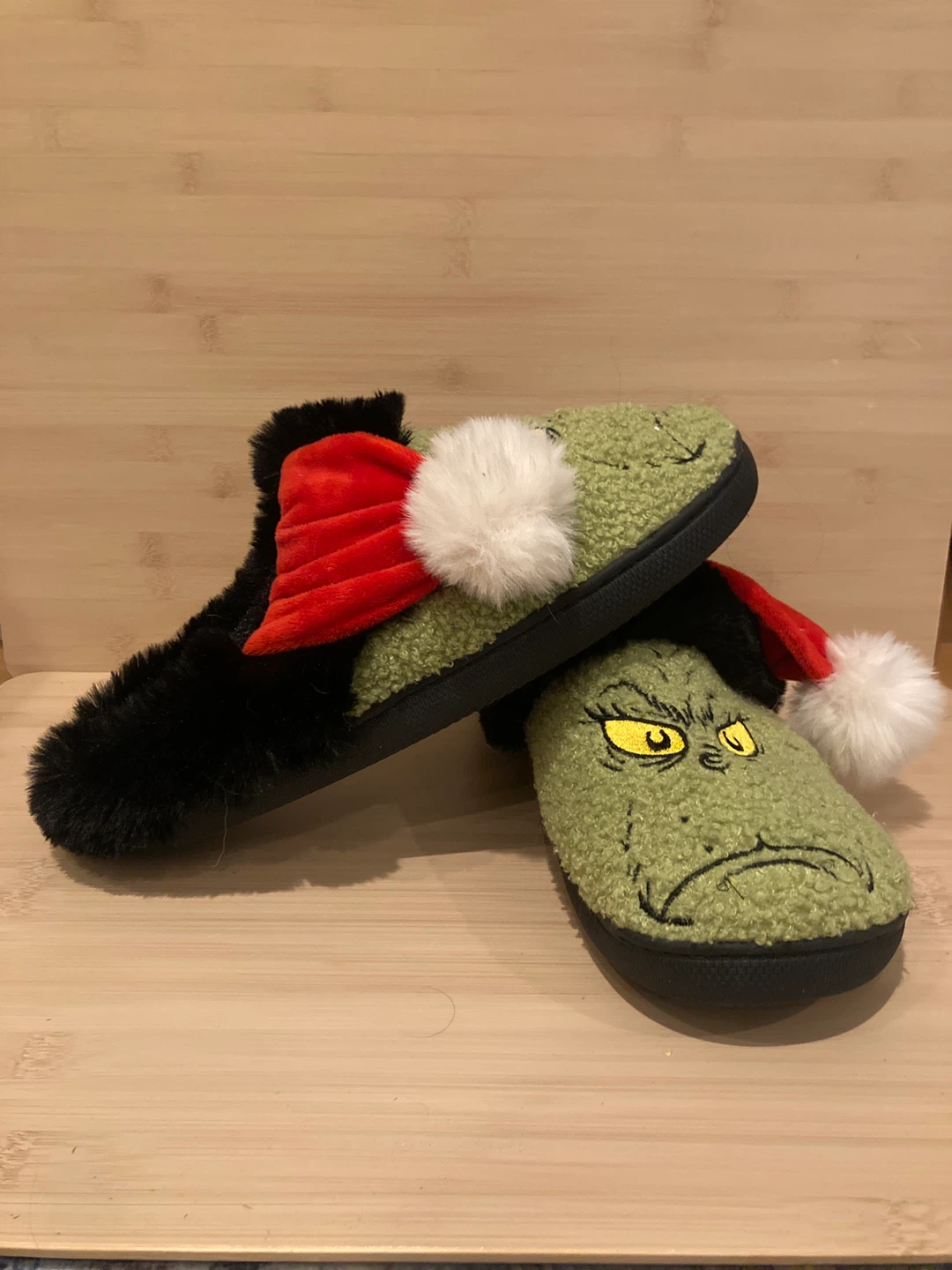 Grinch Slippers - Size M - photo 2