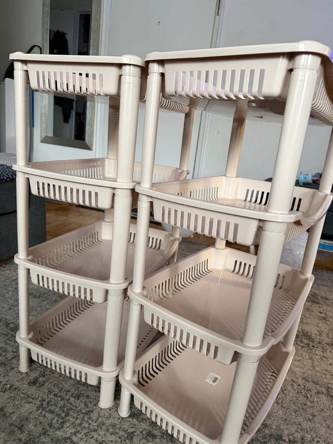 4-Tier Plastic Storage Shelves - Set of 2 - photo 4