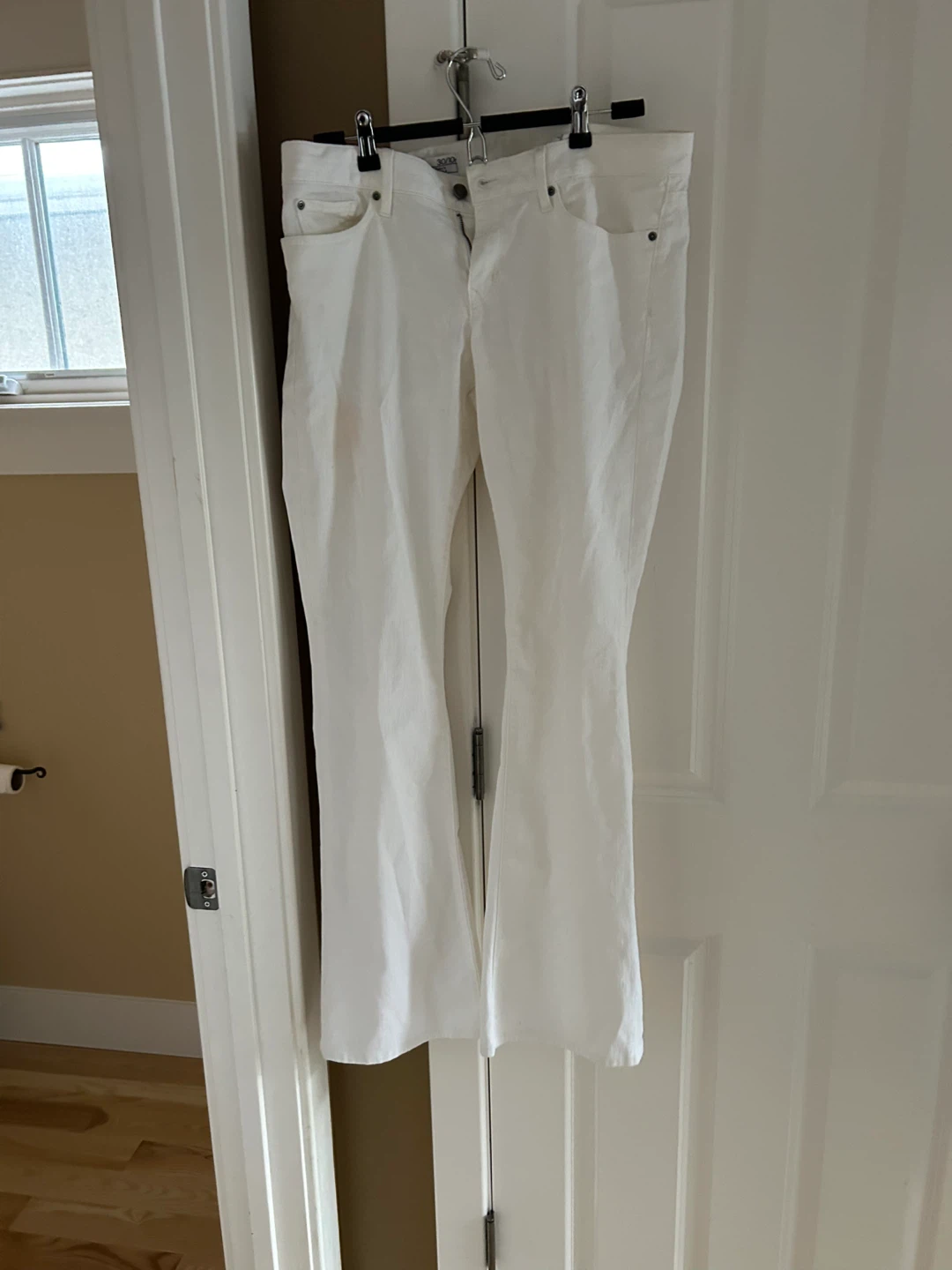 Gap 1969 Curvy Profile White Jeans - Size 30
