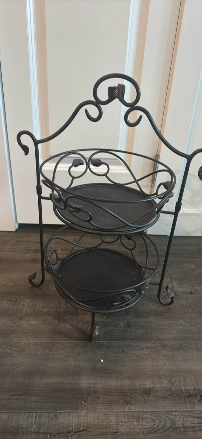 Princess House Black Metal Two-Tier Stand