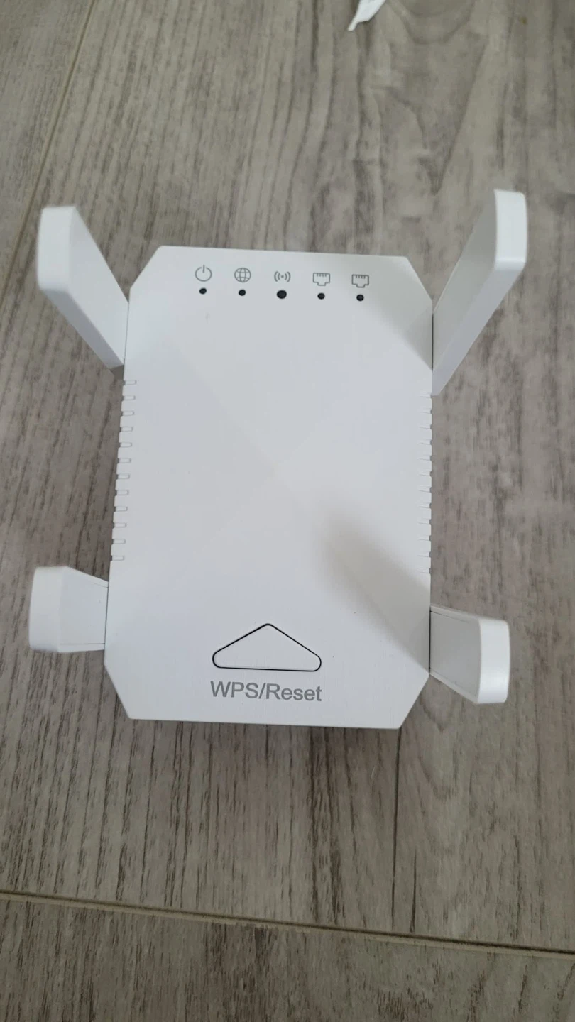 Dual Band WiFi Extender - New in Box - photo 3