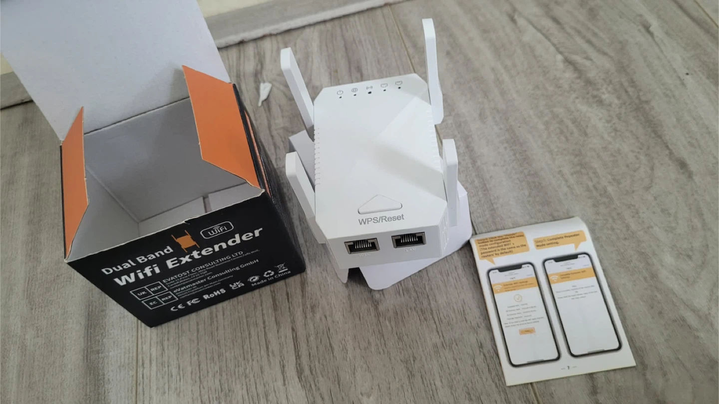 Dual Band WiFi Extender - New in Box - photo 4
