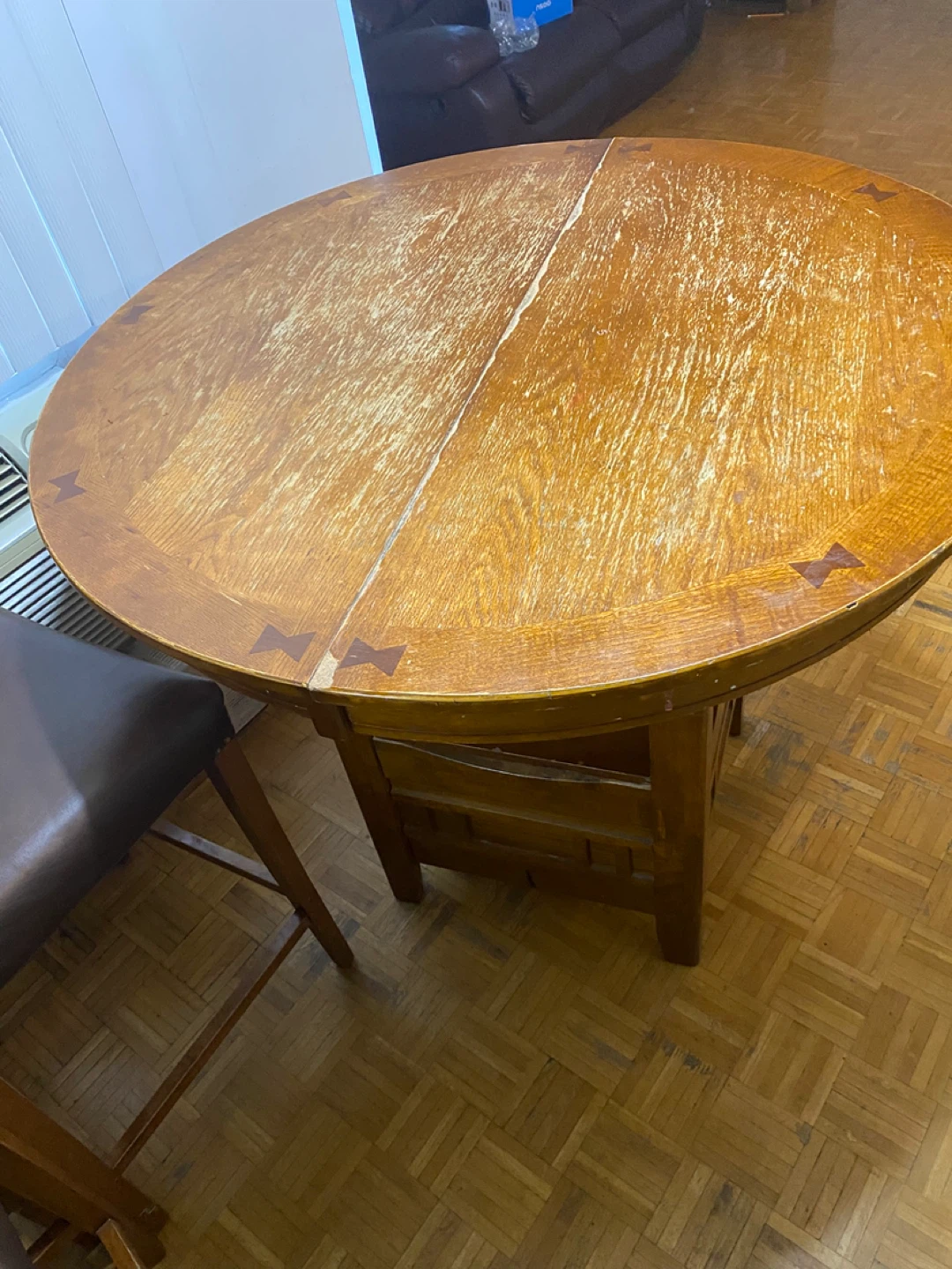 Round Wooden Dining with 4Leather Chairs - photo 4