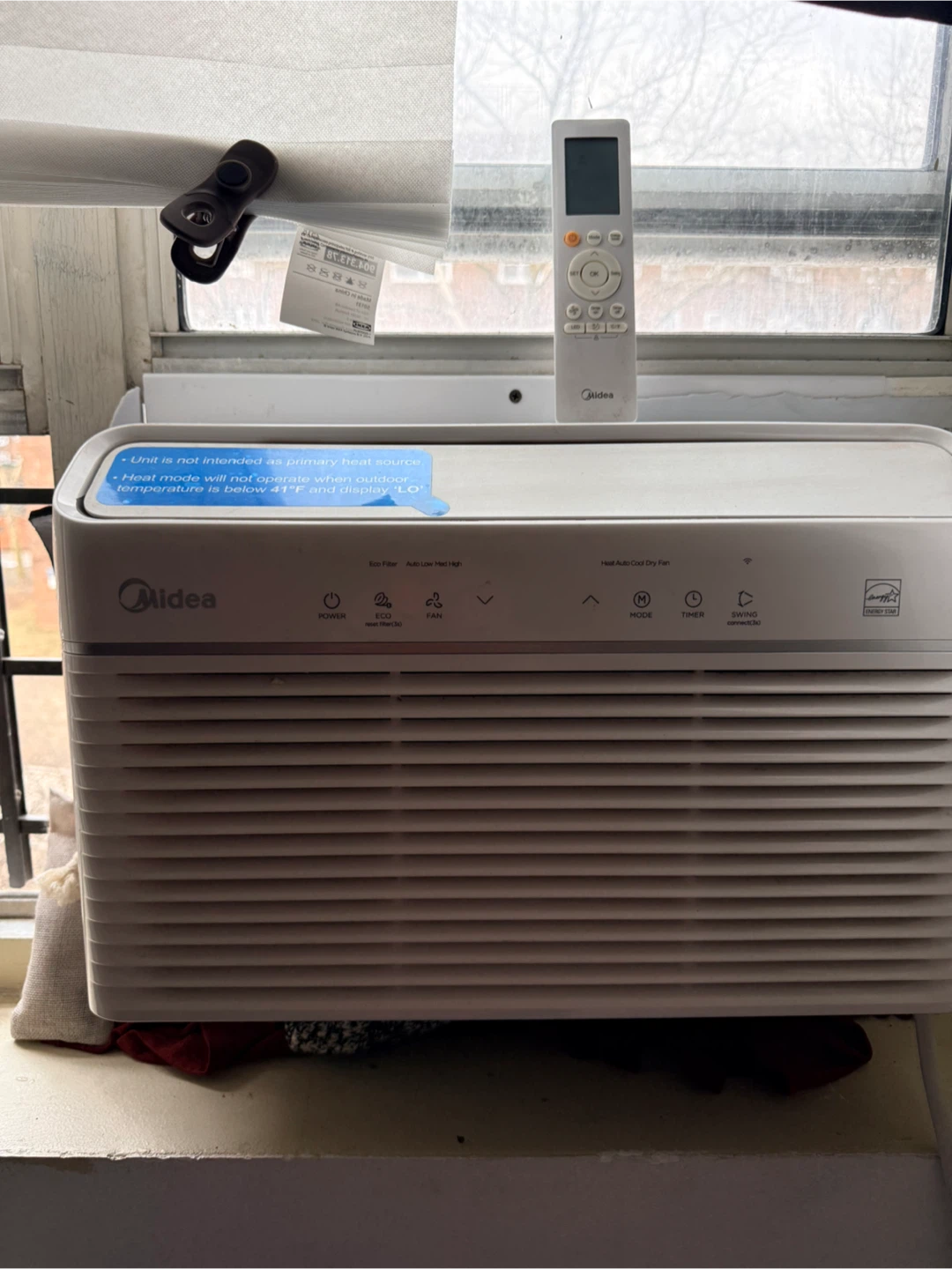 Midea Window Air Conditioner - photo 2
